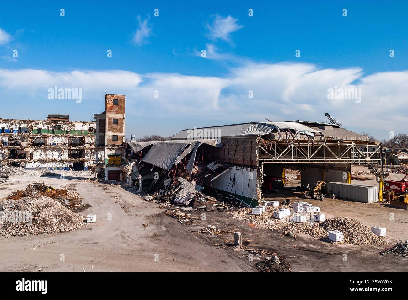 Edificio industriale in fase di demolizione Foto Stock