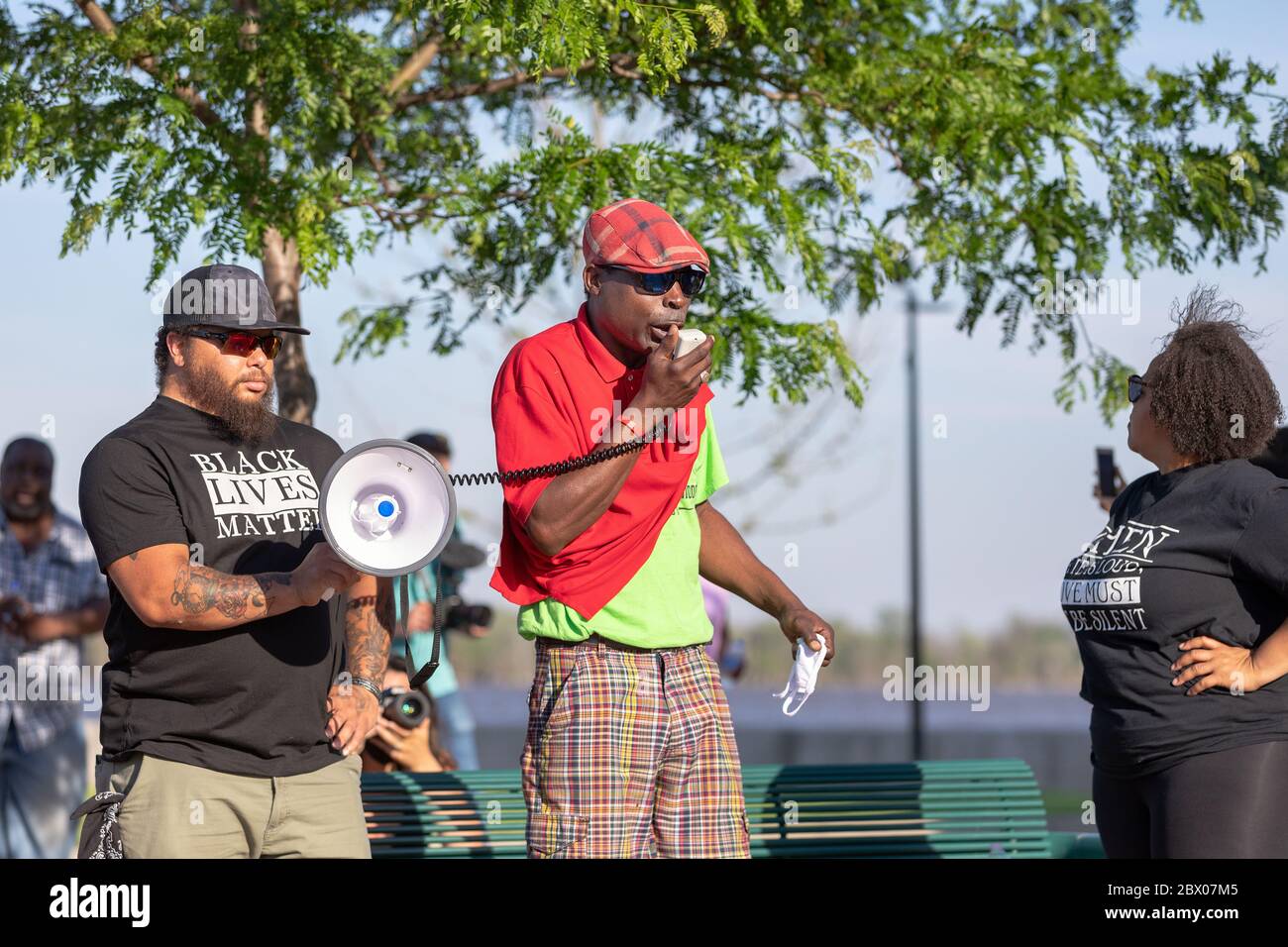 Le vite nere contano la veglia di pace per George Floyd a Burlington, Iowa Foto Stock