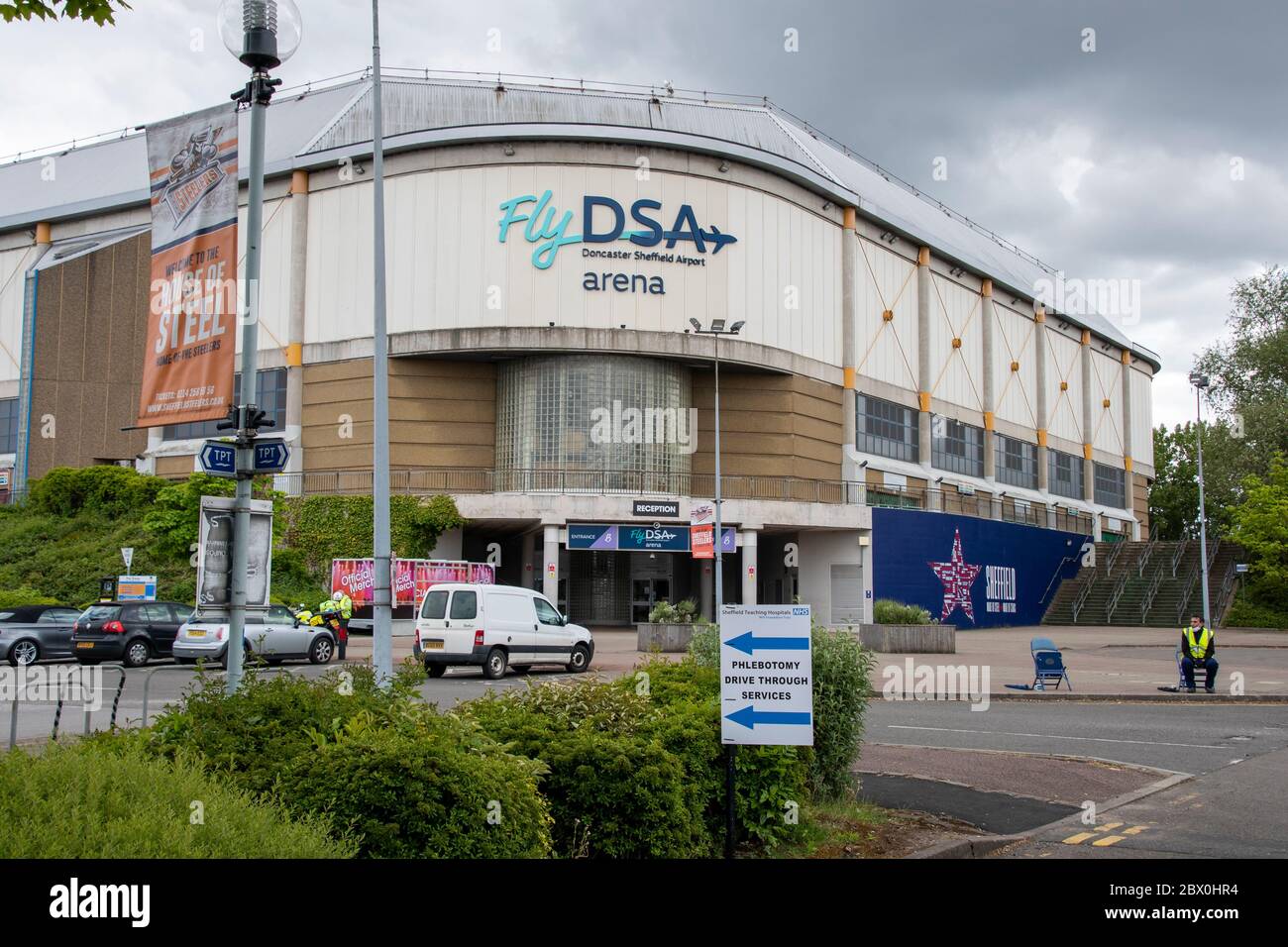 Sheffield UK – Maggio 13 2020: FlyDSA Arena Sheffield funziona come DPI storage & drive attraverso il centro di test Covid-19 durante la pandemia a coronavirus Foto Stock