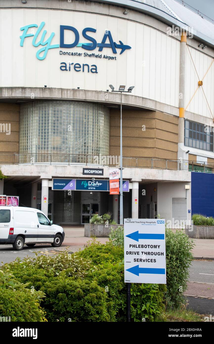 Sheffield UK – Maggio 13 2020: FlyDSA Arena Sheffield funziona come DPI storage & drive attraverso il centro di test Covid-19 durante la pandemia a coronavirus Foto Stock