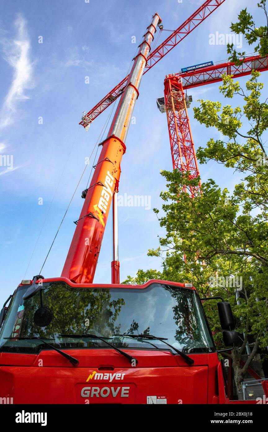 Meersburg, Germania. 03 giugno 2020. Smontaggio della gru a torre al porto di Meersburg-Costanza. Meersburg, 03.06.2020 | Use worldwide Credit: dpa/Alamy Live News Foto Stock