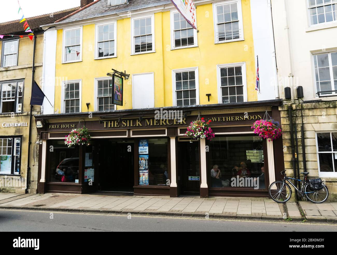 Il pub Silk Mercer a Devizes, Wiltshire. Foto Stock