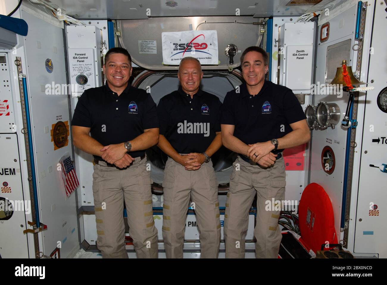 ISS - 02 giugno 2020 - gli astronauti della NASA (da sinistra) Bob Behnken, Doug Hurley e Chris Cassidy sono i membri degli Stati Uniti della squadra Expedition 63. Behnke Foto Stock