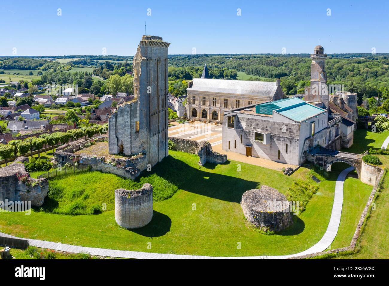 Francia, Indre et Loire, le Grand Pressigny, il castello di Grand Pressigny e la preistoria del Museo Grand Pressigny (vista aerea) // Francia, Indre-et-Loire (3 Foto Stock