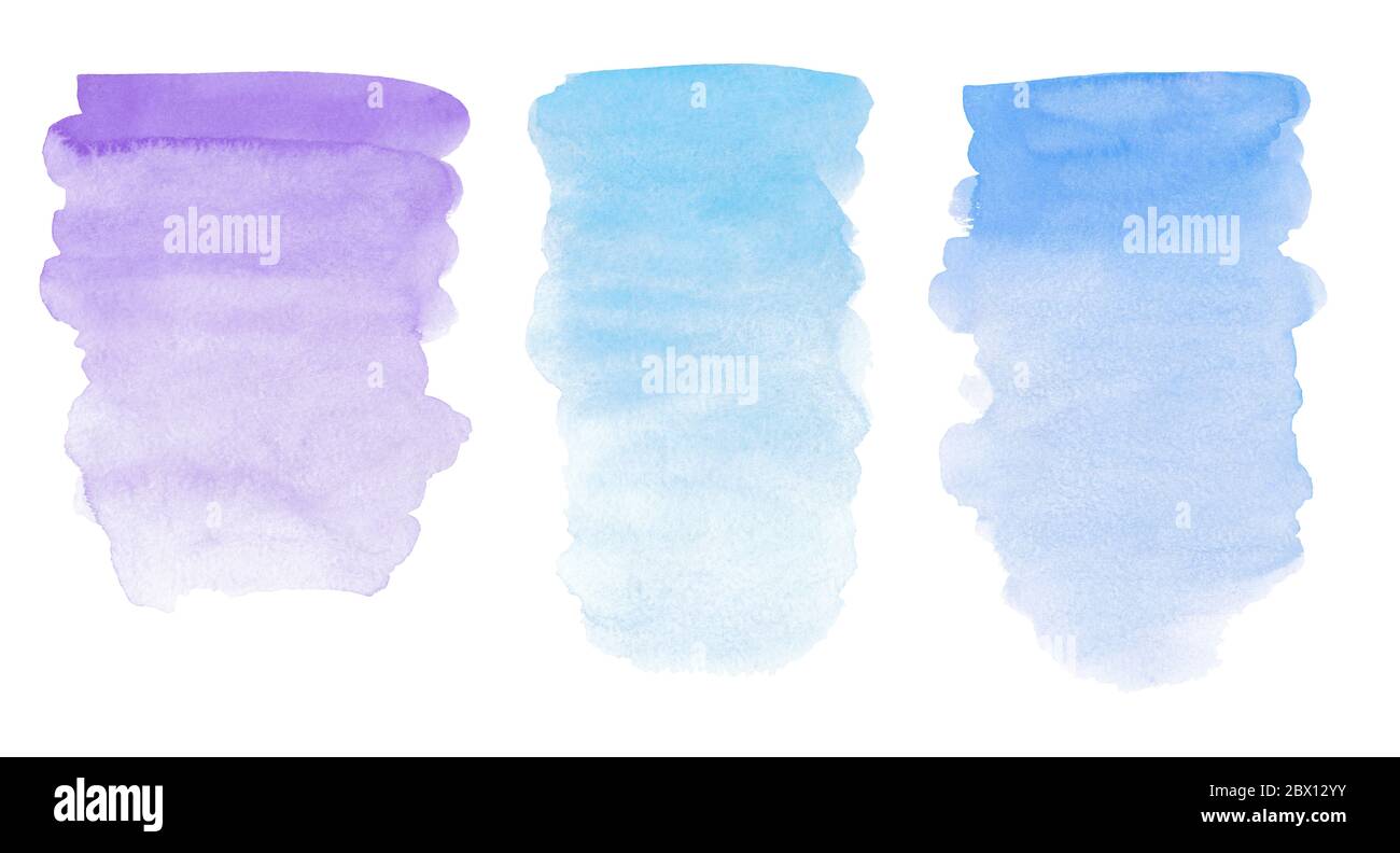 Macchie decorative in tinta acquerello con colori pastello blu cielo, lilla e viola. Texture di vernice trendy striature e pennellate di vernice Foto Stock
