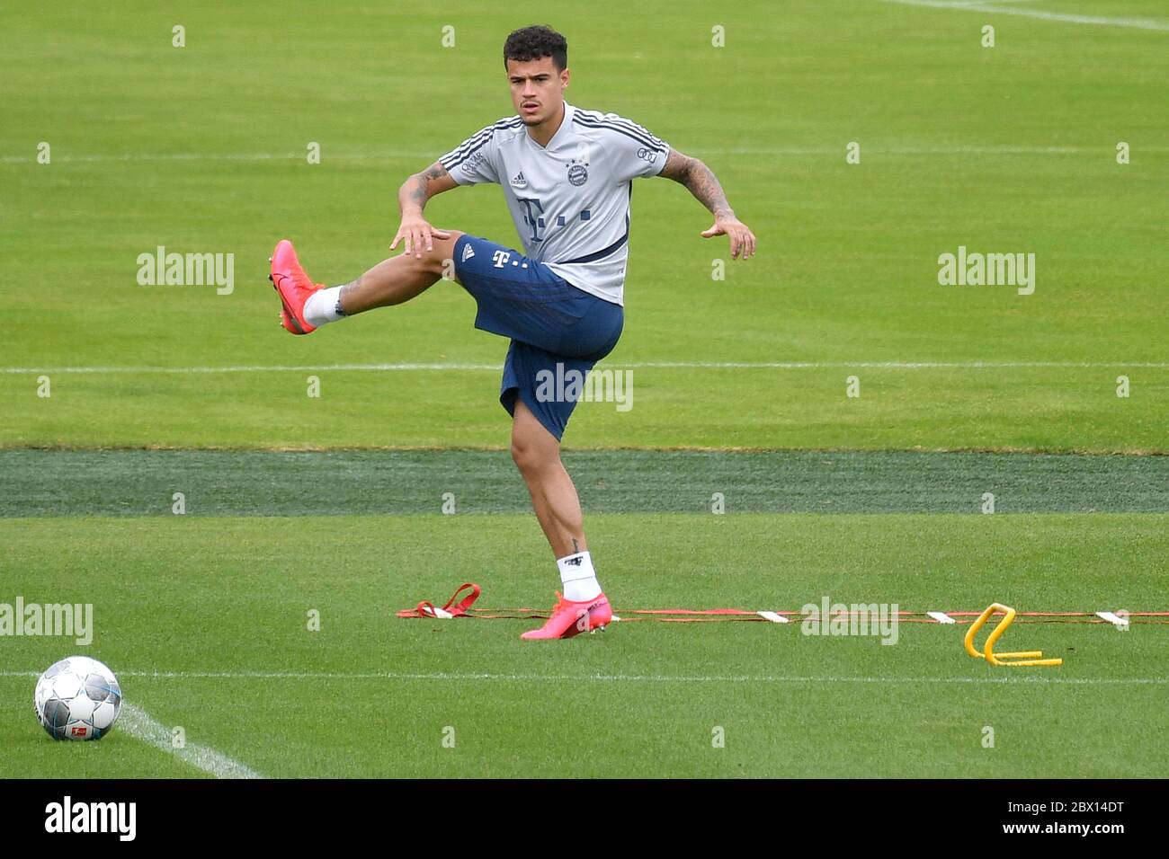 Monaco Germania 04giugno 2020 Philippe Coutinho Fc Bayern Monaco Formazione Post Infortunistica Azione Azione Singola Immagine Singola Ritaglio Scatto Corpo Intero Figura Intera Fc Bayern Monaco Formazione Nella Pandemia Del Coronavirus