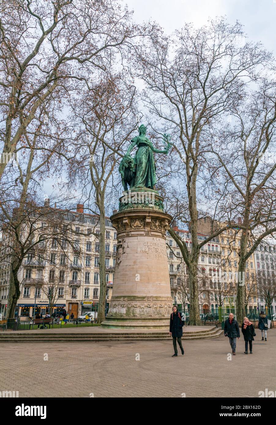 Lione, Francia 3 gennaio 2020 - Statua della Repubblica (Statua della République) sulla Place Carnot nel centro di Lione Foto Stock