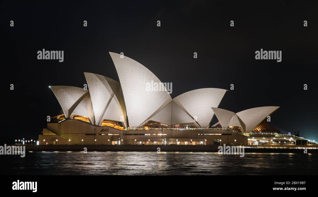 Teatro dell'Opera di Sydney di notte Foto Stock