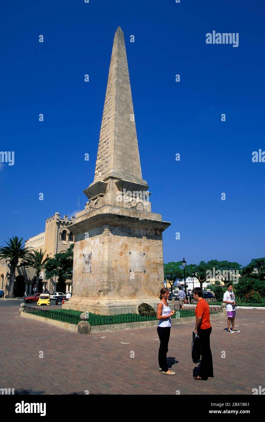 Ciutadella, Obelisco di Placa d es Born, isola Baleari Menorca, Spagna, Europa Foto Stock