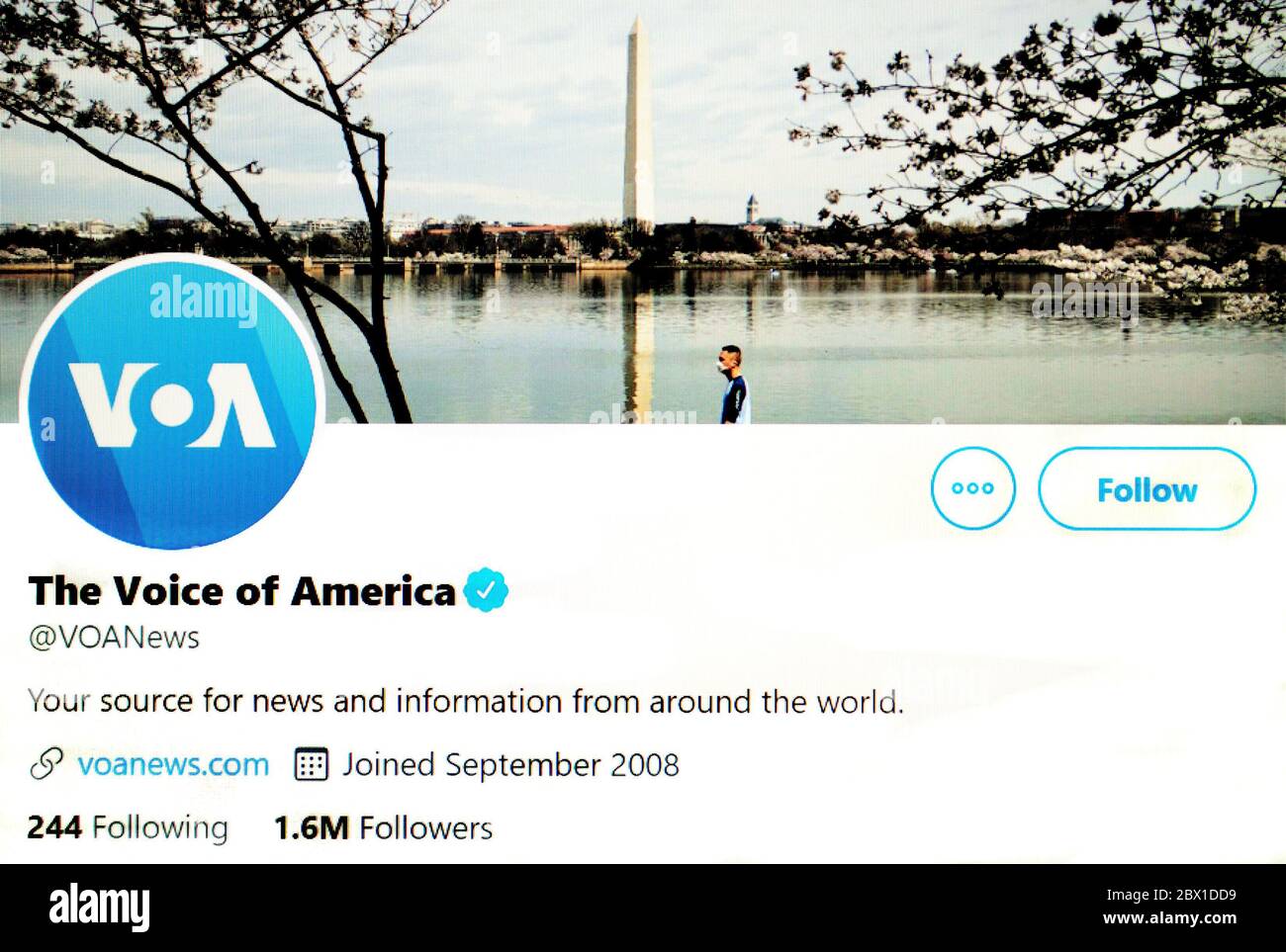 Pagina Twitter (Maggio 2020) : Voice of America radio - ente governativo statunitense per la radiodiffusione esterna non militare Foto Stock