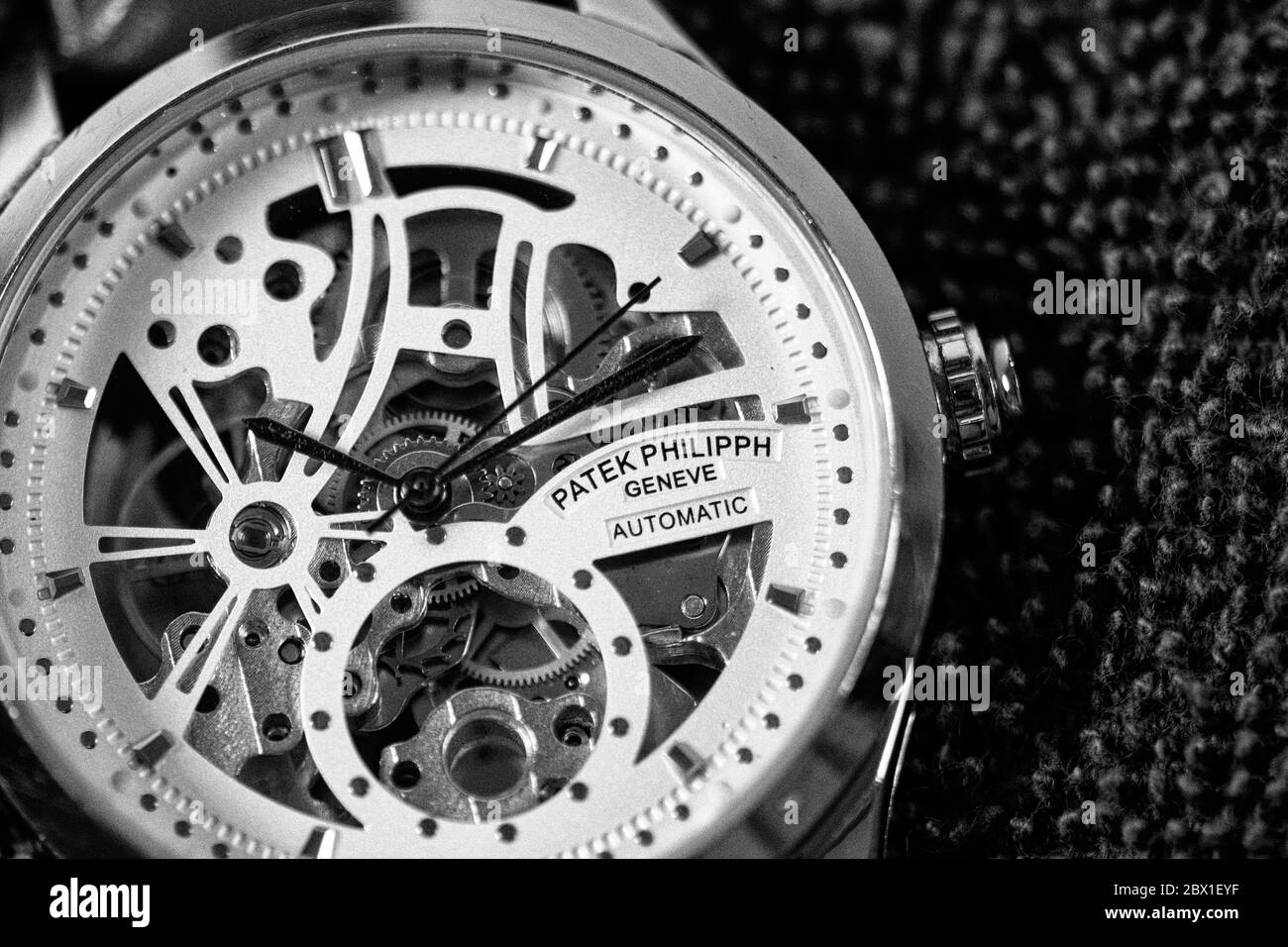 Quadrante scheletrico con cinturino in pelle marrone Patek Philippe Grand Complications Tourbillon monofonase Foto Stock