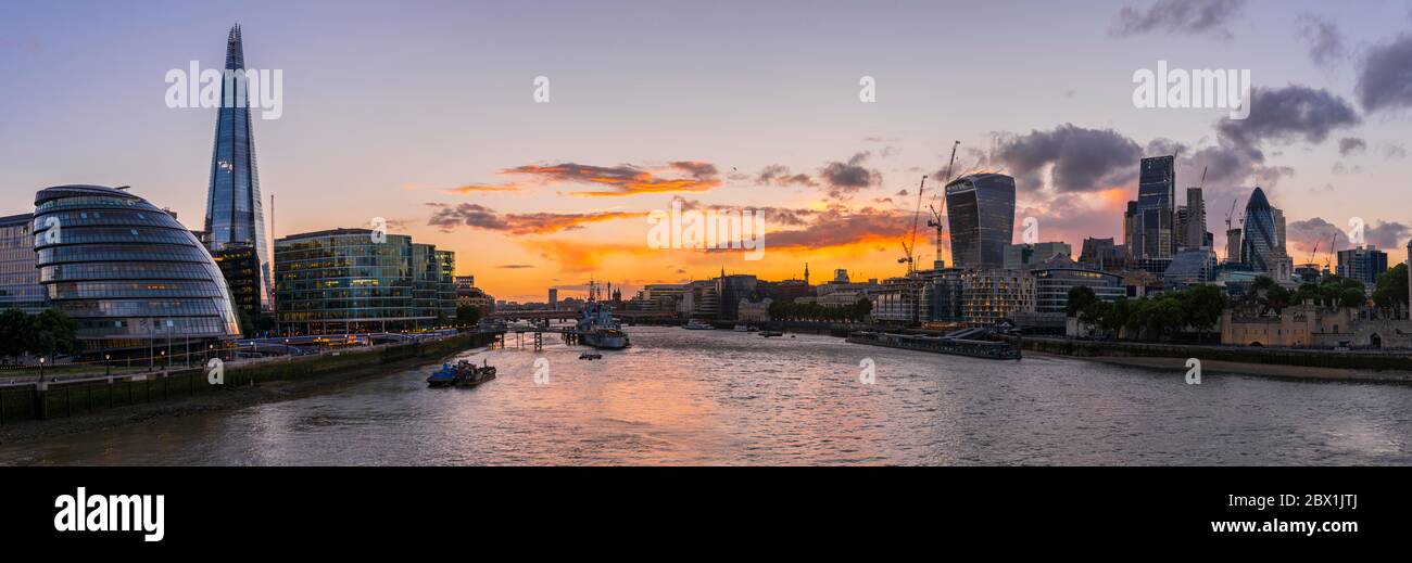 Edifici alti e moderni, più London Riverside, sul retro di Shard, Londra, Inghilterra, Gran Bretagna Foto Stock