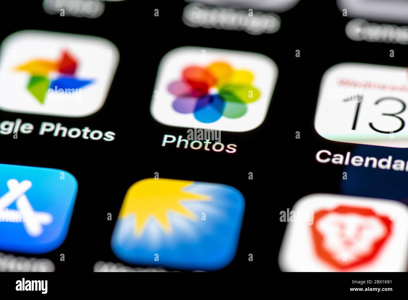 App Foto, icone delle app sul display di un telefono cellulare, iPhone, smartphone, primo piano Foto Stock