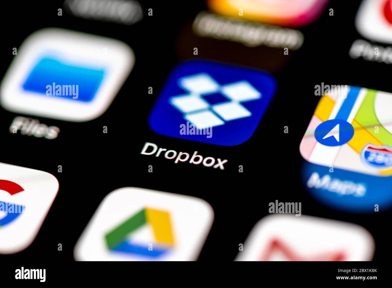 App Dropbox, icone delle app sul display di un telefono cellulare, iPhone, smartphone, primo piano Foto Stock