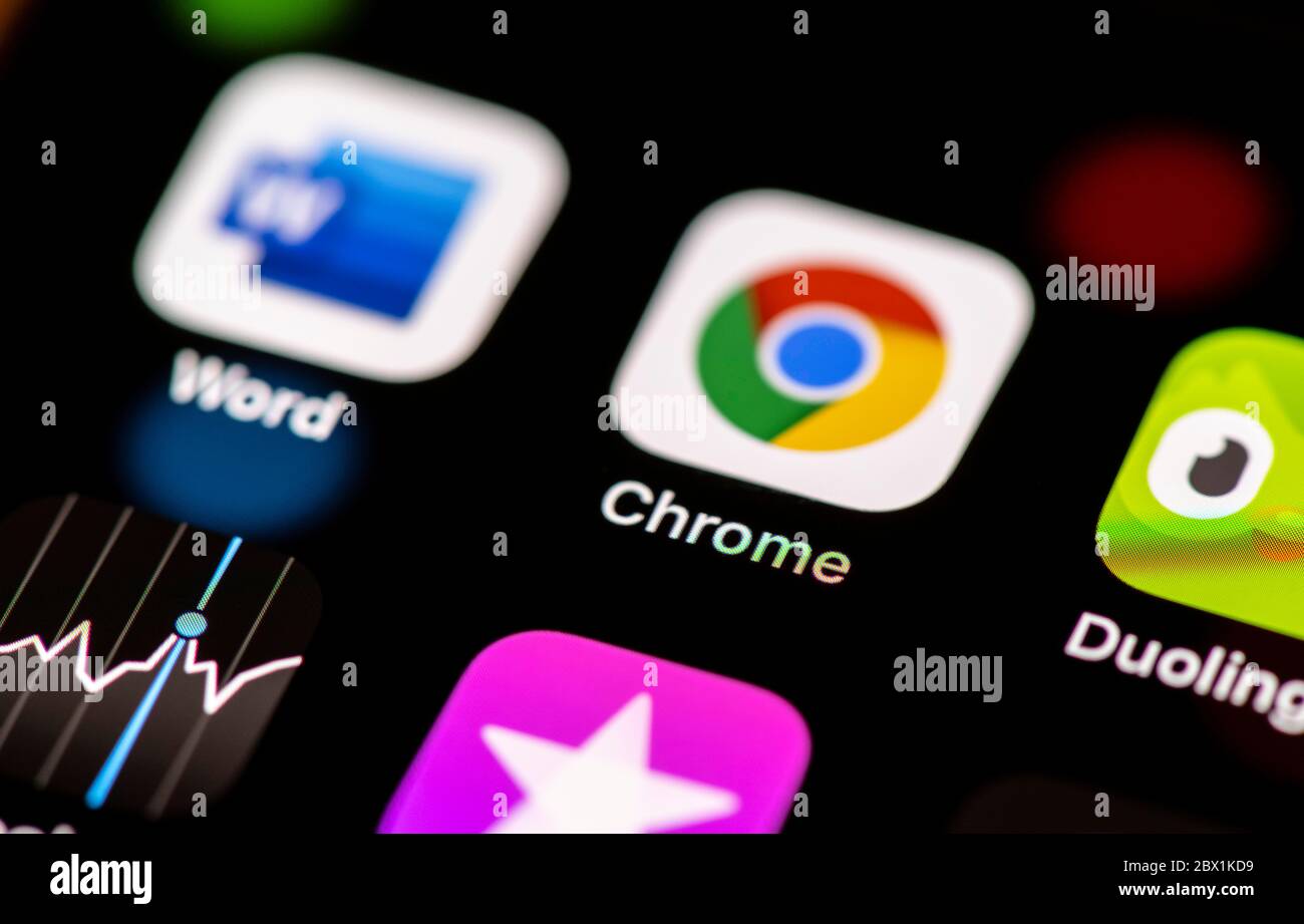 App Chrome browser Store, icone delle app sul display di un telefono cellulare, iPhone, smartphone, primo piano Foto Stock