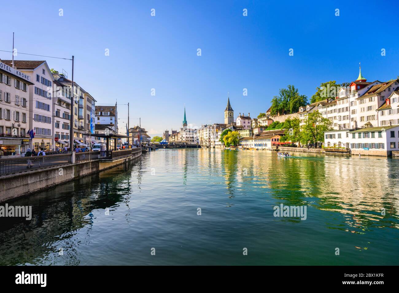 Vista sul quartiere Lindenhof con Schipfe e il fiume Limmat, la città vecchia di Zurigo, Zurigo, Canton Zurigo, Svizzera Foto Stock