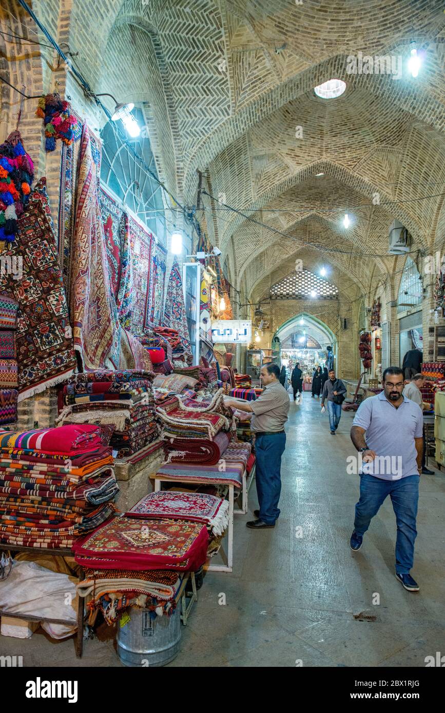 Il bazar di Vakil è la sezione principale del bazar di Shiraz che è stato costruito nel 11 ° secolo da Karim Khan come un progetto per fare Shiraz in un commercio prominente Foto Stock