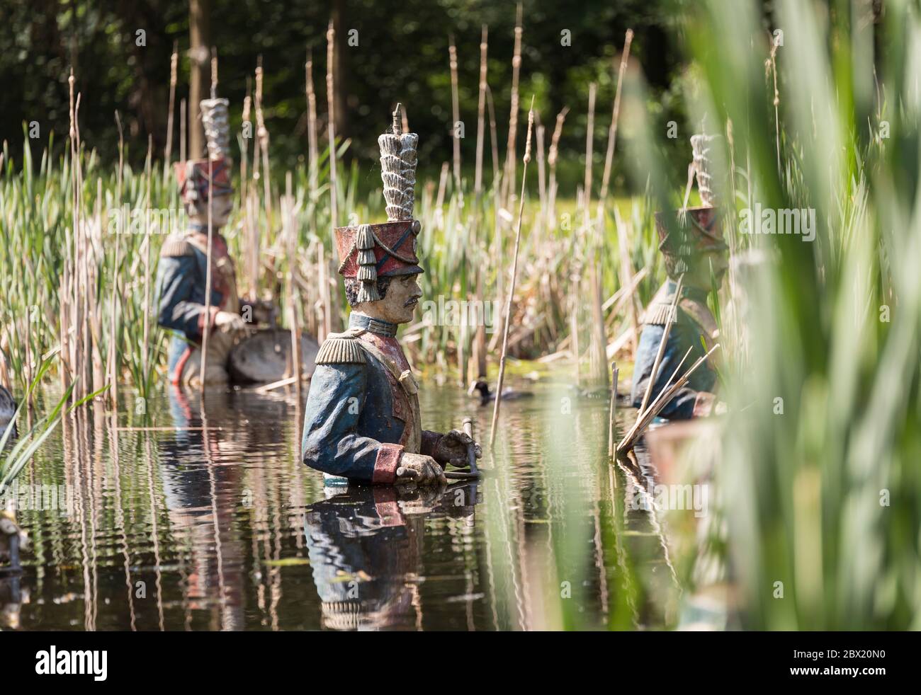 Nieuwkuijk,Olanda,03-giugno-2020:questo parco a tema per bambini Land van ooit con il teatro di unirsi e dove i bambini sono il capo è stato aperto dal 1989 e chiuso nel 2007. La foto mostra la battaglia di Waterloo Foto Stock