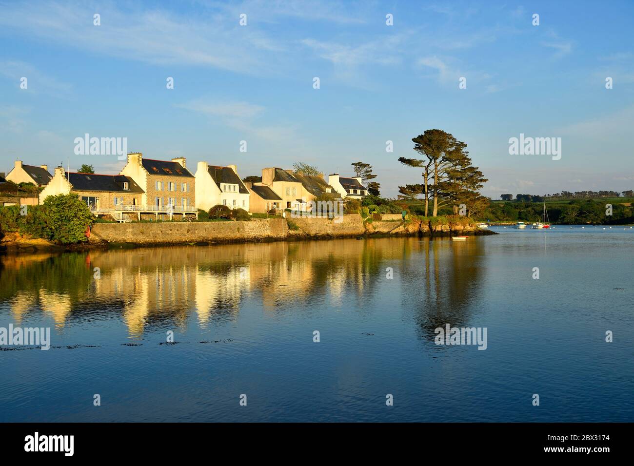 Francia, Finistere, Pays des Abers (Aber Land), Legends Coast, Aber Ildut, porto di Lanildut Foto Stock