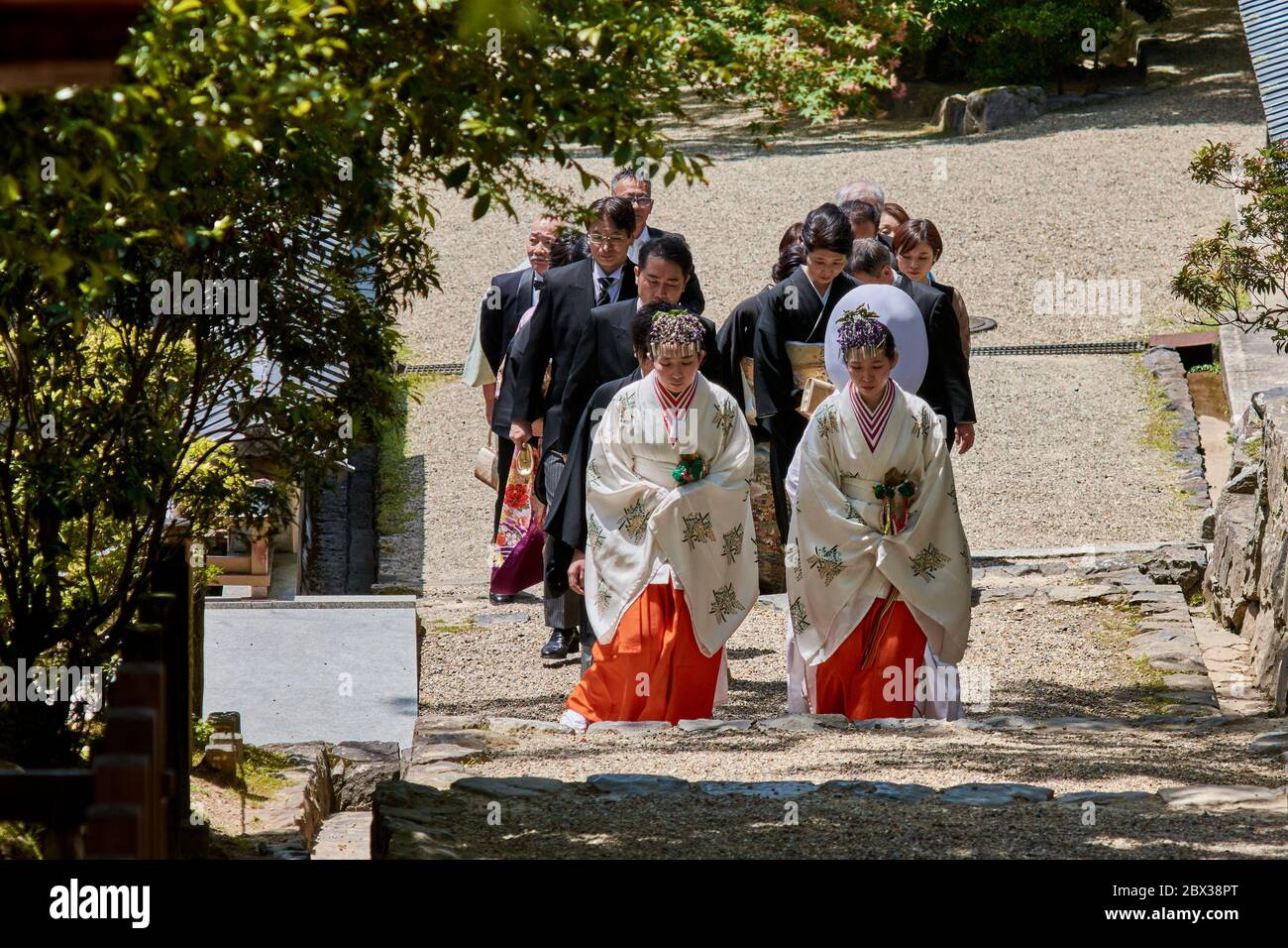 Nara / Giappone - 12 maggio 2018: Cerimonia nuziale giapponese nel santuario di Shinto a Nara, Giappone Foto Stock