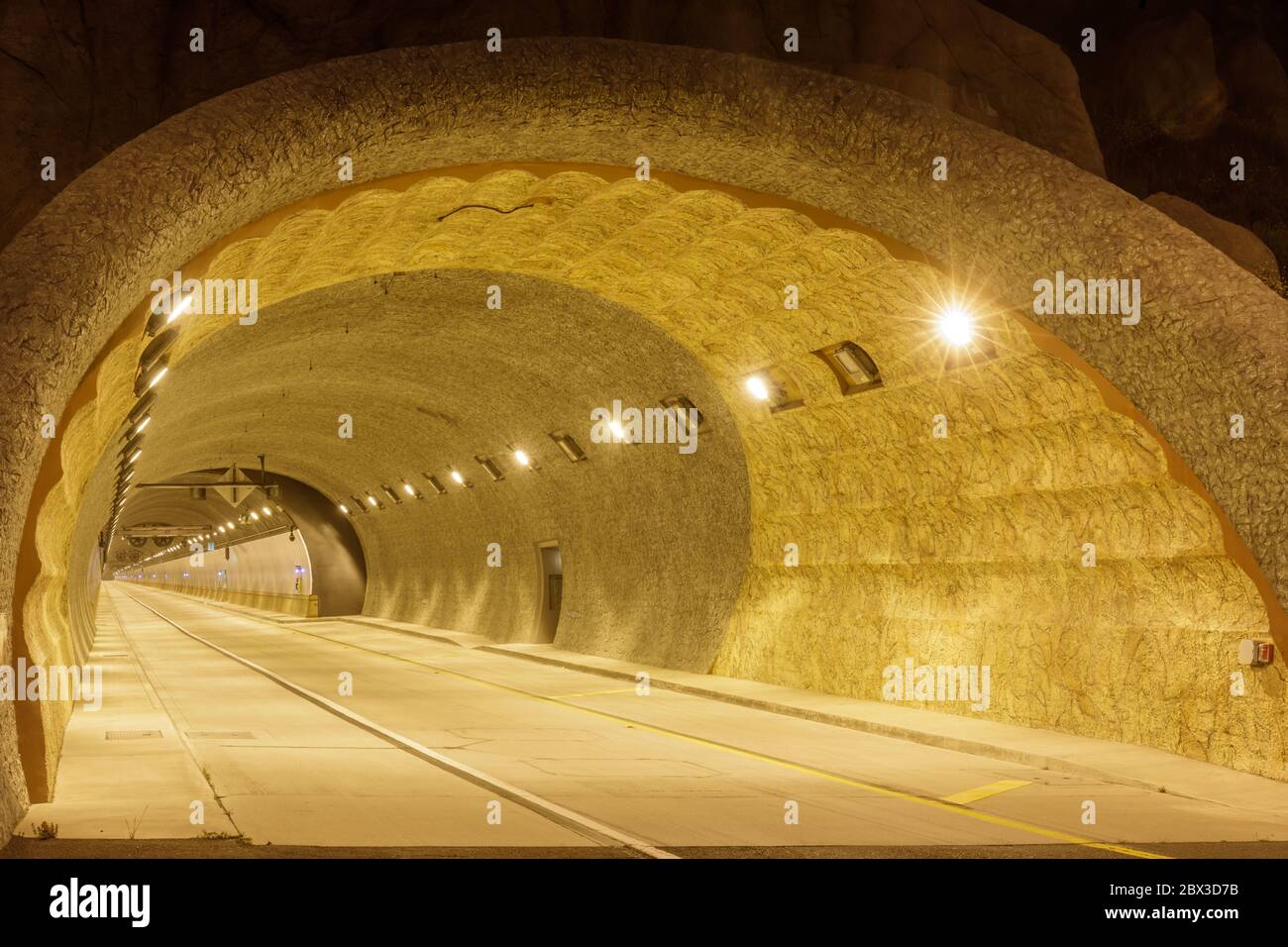 Ingresso del Diavolo Slide tunnel Foto Stock