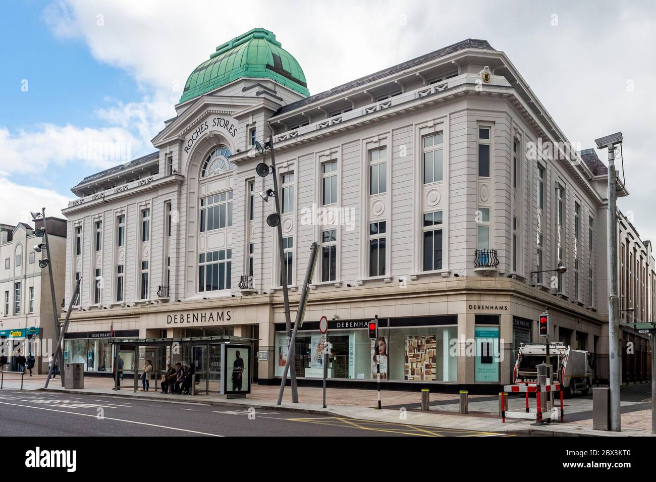 Debenhams Department Store, Patrick Street, Cork, che è andato in liquidazione recentemente, con la perdita di 2000 posti di lavoro in Irlanda. Foto Stock