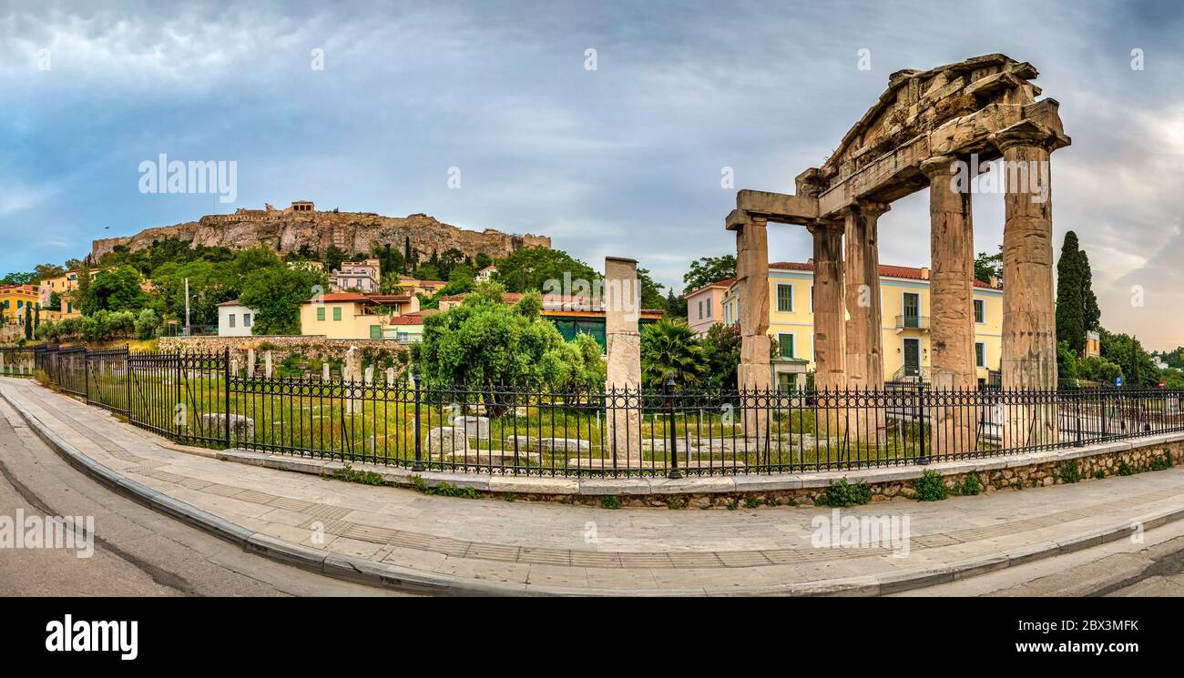 Vista panoramica della porta di Athena Archegetis ad Atene, Grecia. Foto Stock
