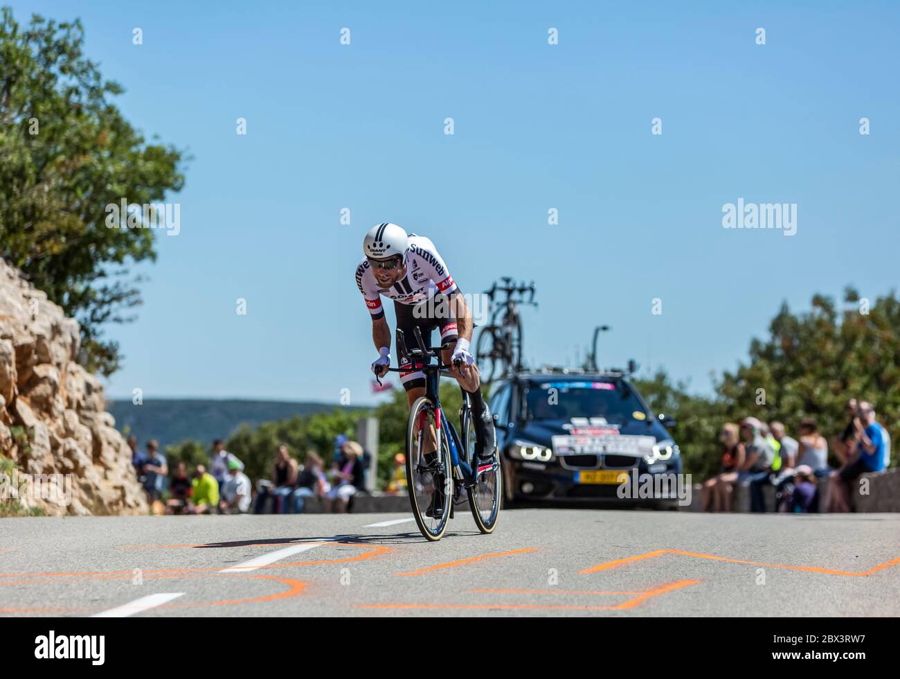Col du Serre de Tourre, Francia - Luglio 15,2016: Il ciclista olandese Laurens TEN Dam della Sunweb Team che cavalcava durante una fase individuale di prova ad Ardeche Foto Stock