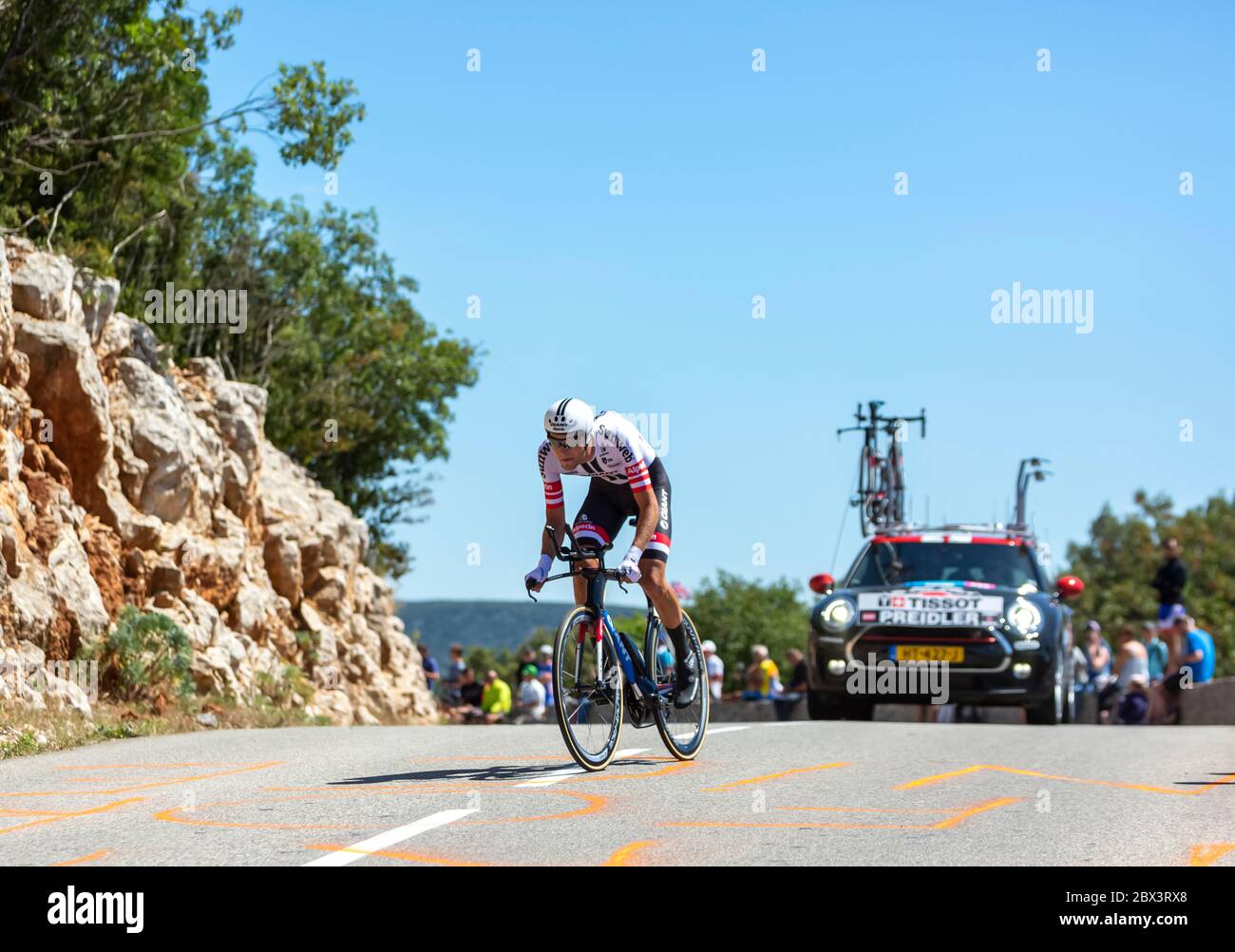Col du Serre de Tourre, Francia - Luglio 15,2016: Il ciclista austriaco Georg Preidler del Sunweb Team che cavalca durante una fase individuale di prova ad Ardec Foto Stock