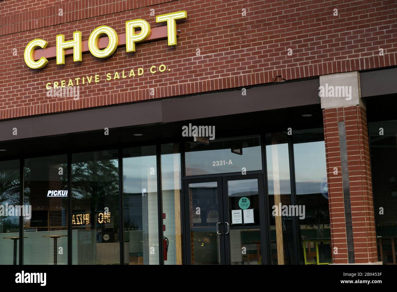Un logo all'esterno di un ristorante Chopt Creative Salad Company ad Annapolis, Maryland, il 25 maggio 2020. Foto Stock