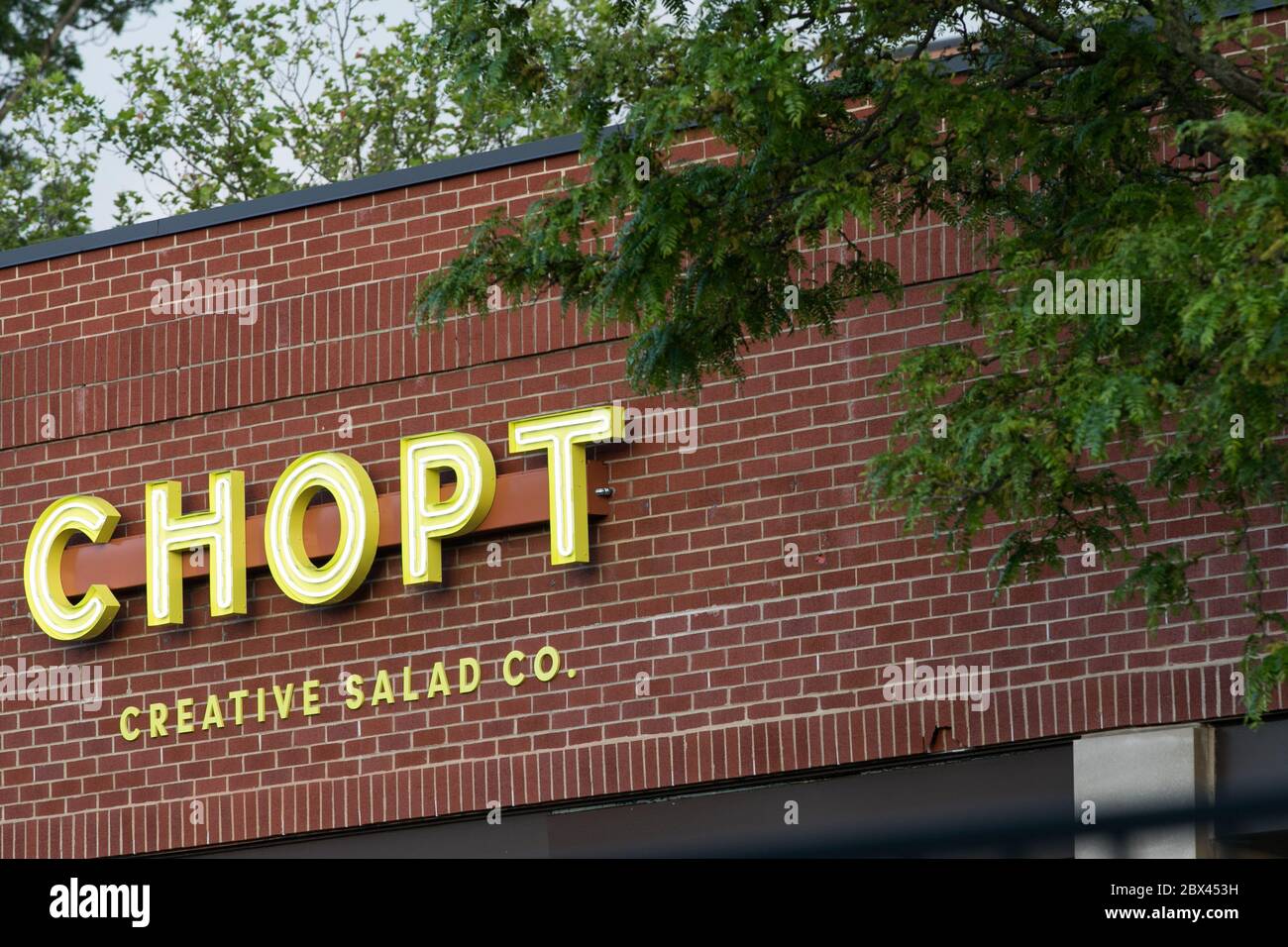 Un logo all'esterno di un ristorante Chopt Creative Salad Company ad Annapolis, Maryland, il 25 maggio 2020. Foto Stock