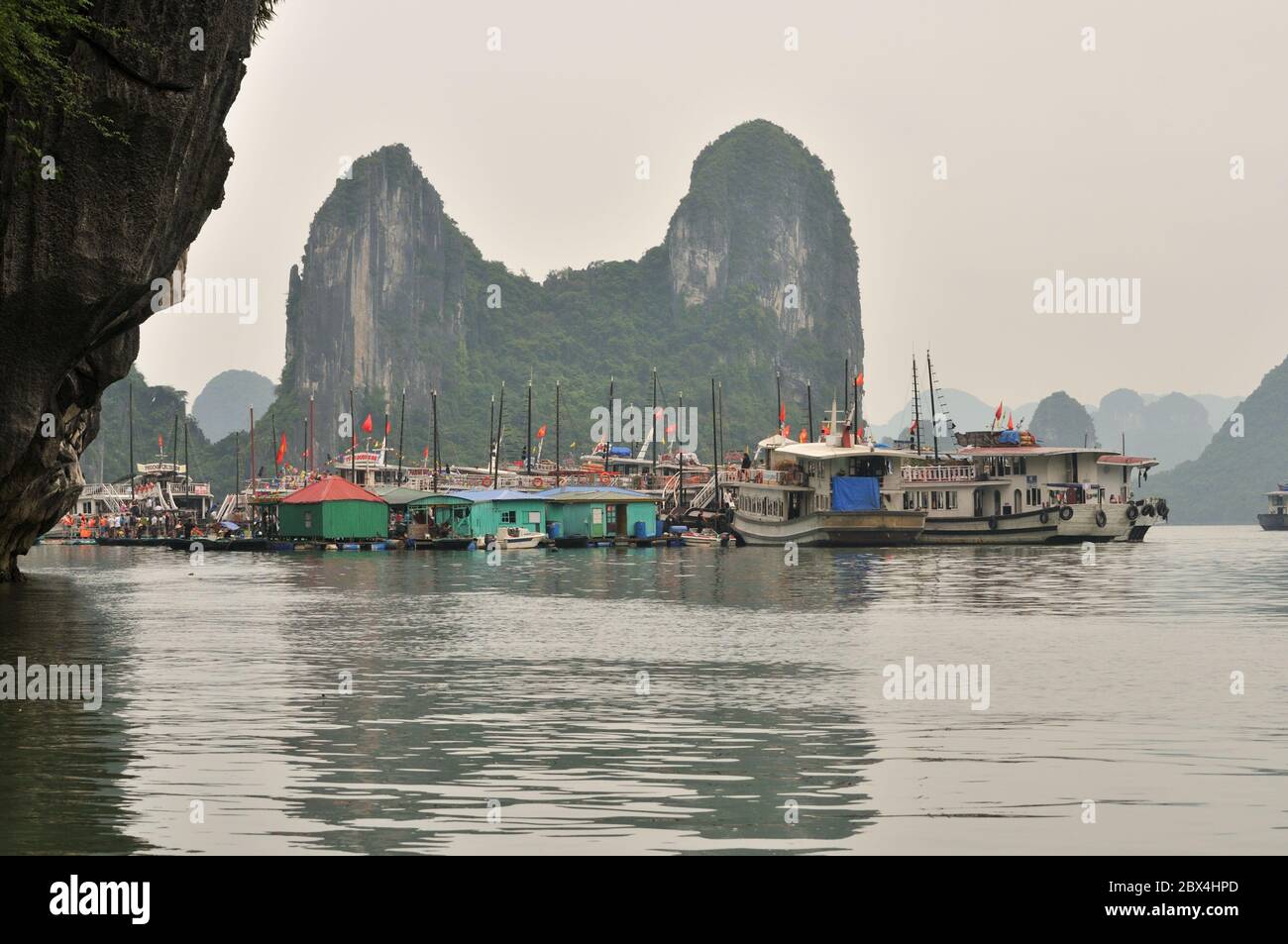 Ha Long Bay, Vietnam posizione turistica Foto Stock
