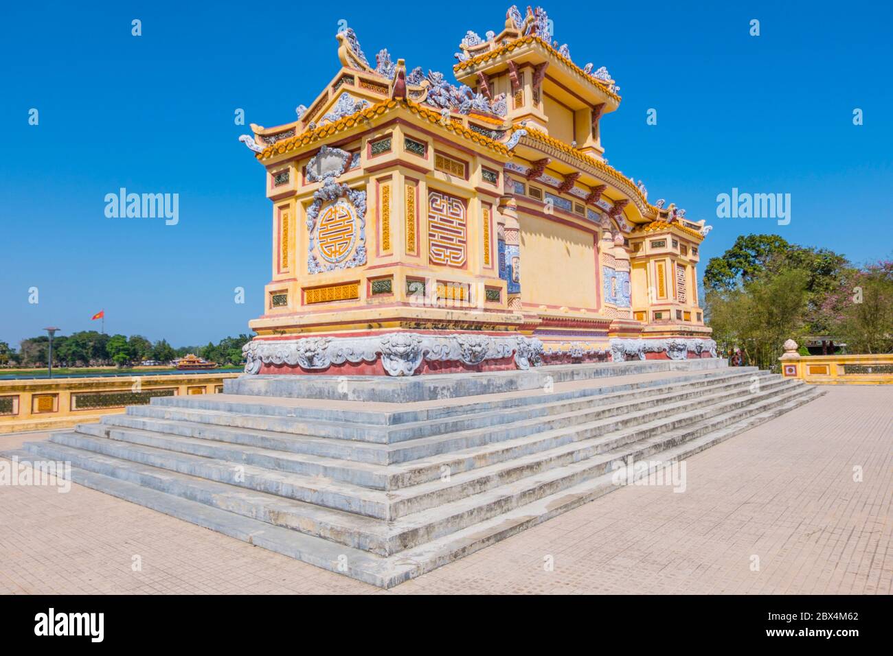 Quoc Hoc, monumento ai caduti, Hue, Vietnam Foto Stock