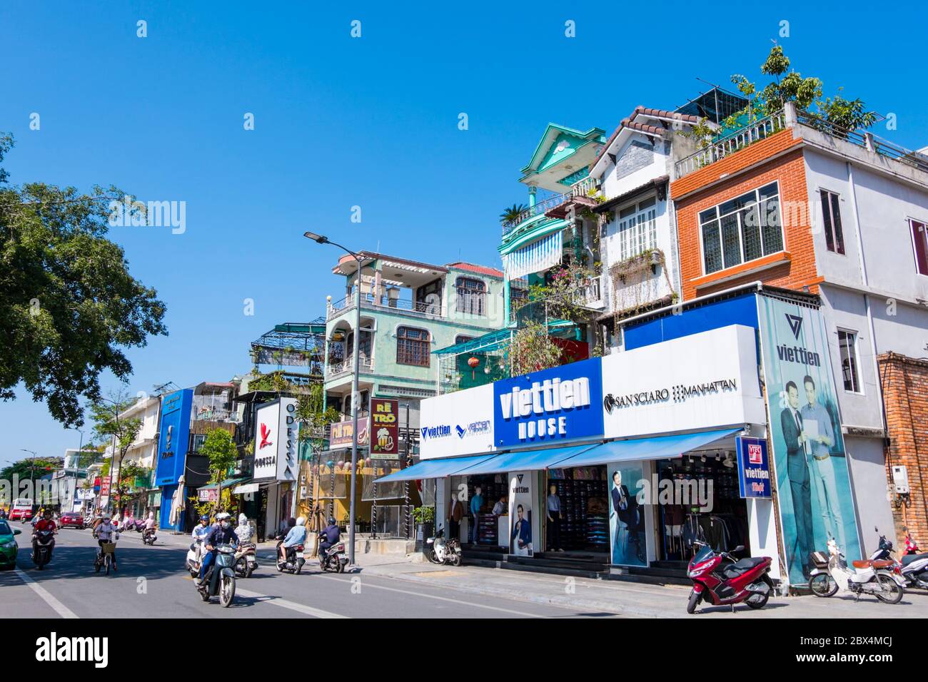 Hung Vuong Street, Hue, Vietnam Foto Stock
