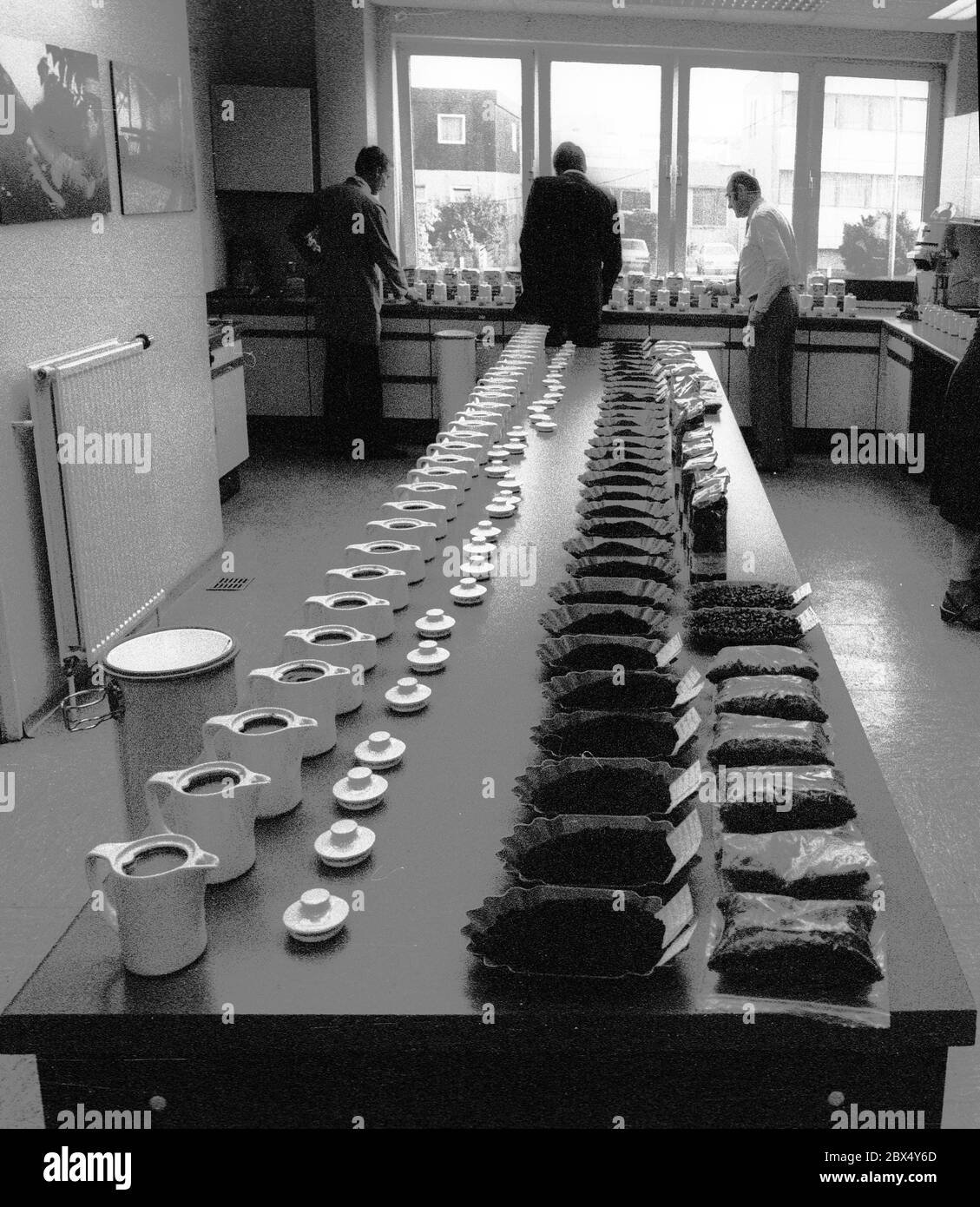 Berlin-Bezirke / industria / 8 / 1983 Jacobs Coffee Roasting Company. Ci sono campioni per il -caffè-gustoso- // cibo // [traduzione automatica] Foto Stock