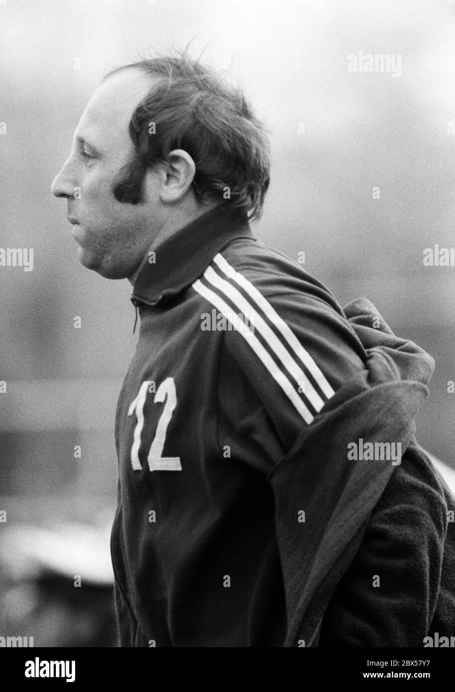 Uwe Seeler con tuta da RW Oberhausen contro HSV, Bundesliga, stagione 1971/1972, Rot-Weiss Oberhausen contro Hamburger SV 1: 0, Niederrheinstadion. Foto Stock