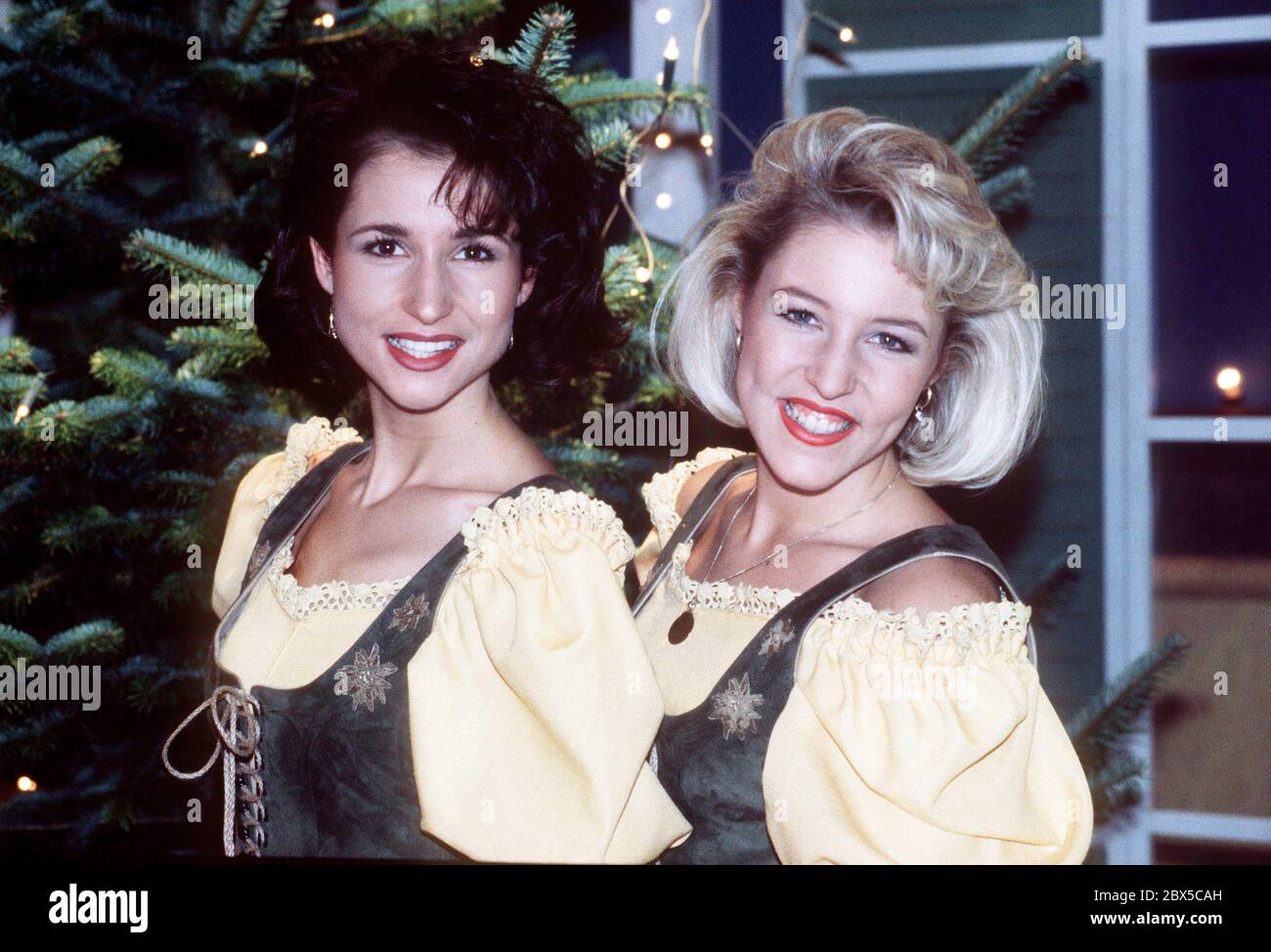 Die Musikerinnen GESCHWISTER HOFMANN zu Gast in Lech bei der Musiksendung WEIHNACHTEN MIT MARIANNE UND MICHAEL, Österreich 1999. Musicisti GESCHWISTER HOFMANN ospite a Lech alla mostra musicale WEIHNACHTEN MIT MARIANNE UND MICHAEL, Austria 1999. Foto Stock