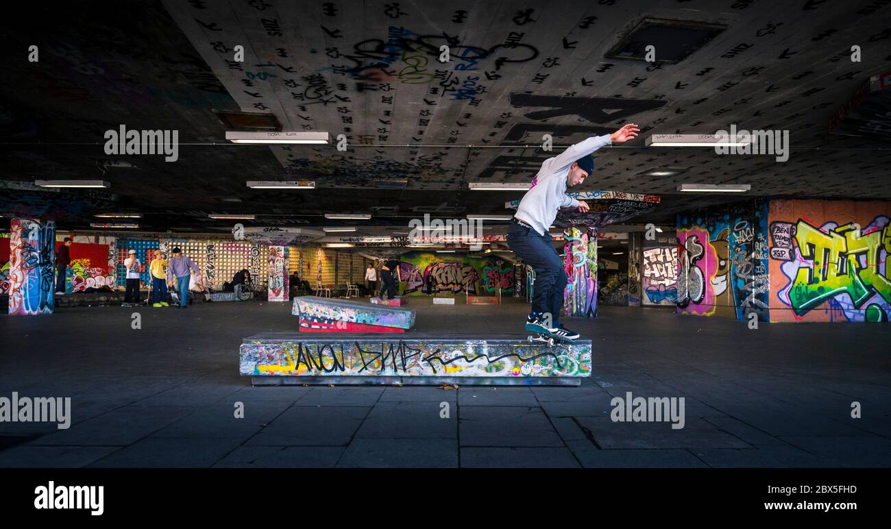 Skatepark Undercroft sulla South Bank, Londra, Inghilterra. Foto Stock