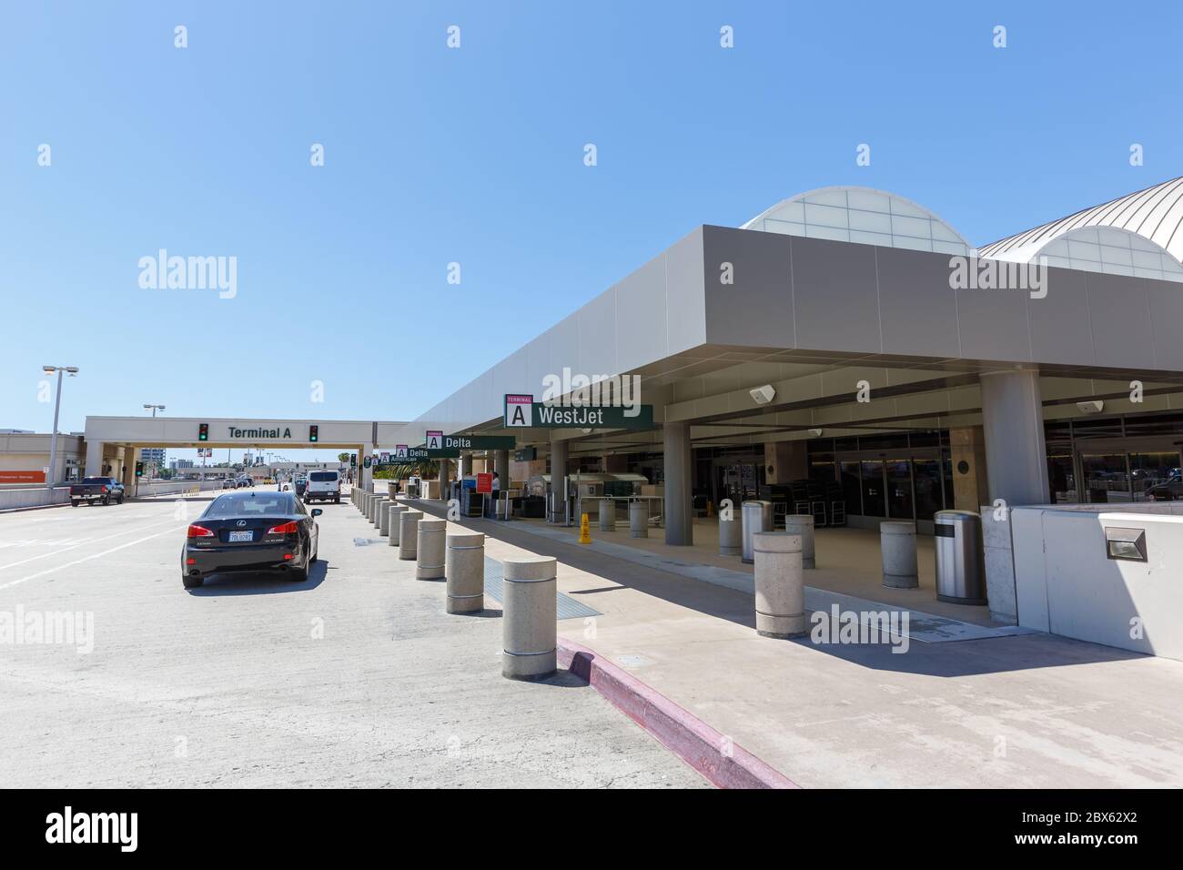 Santa Ana, California 13 aprile 2019: Terminal A dell'aeroporto SNA di Santa Ana John Wayne in California. Foto Stock