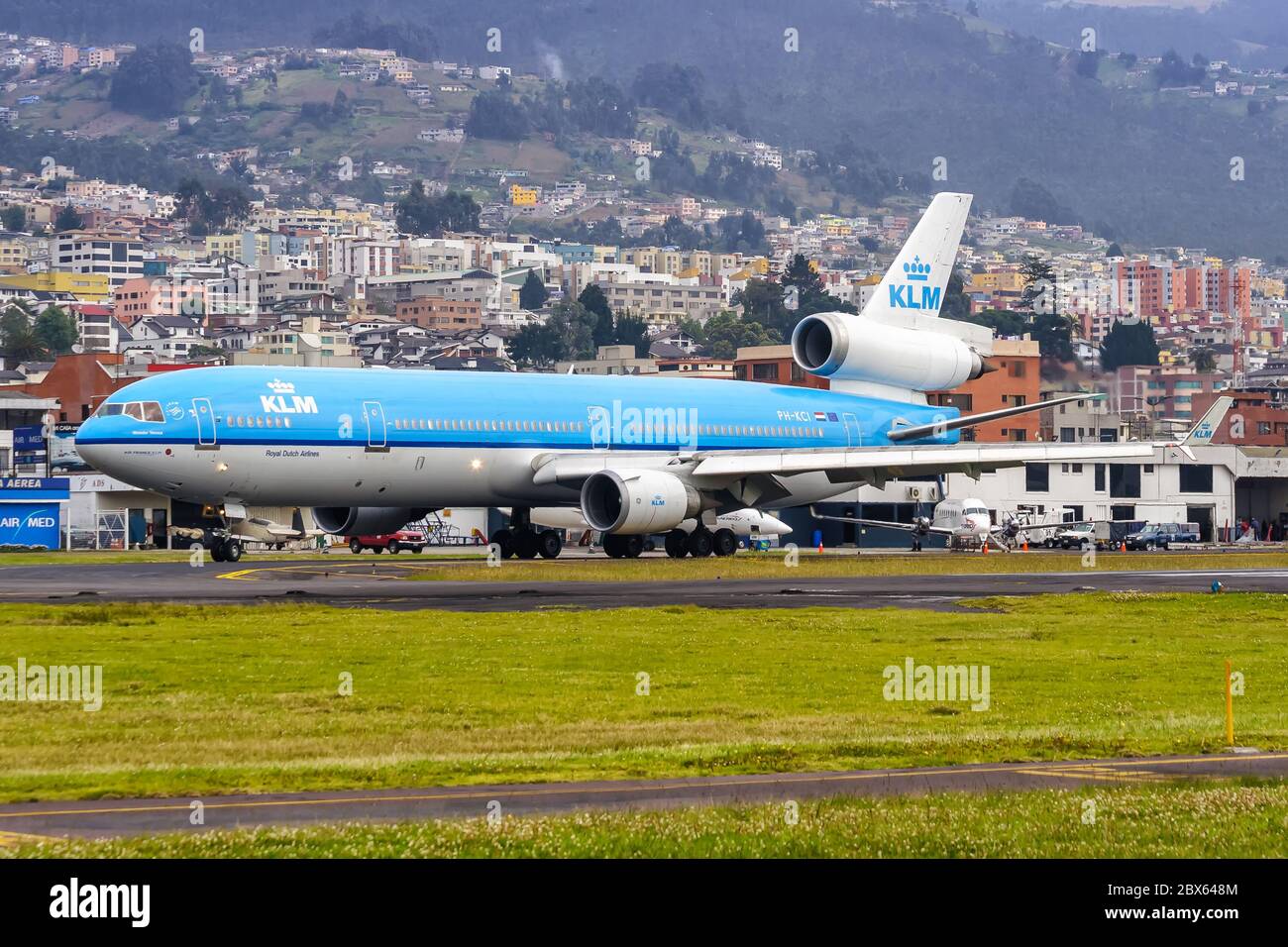 Quito, Ecuador 16 giugno 2011: KLM Royal Dutch Airlines McDonnell Douglas MD-11 aereo all'aeroporto di Quito UIO in Ecuador. Foto Stock