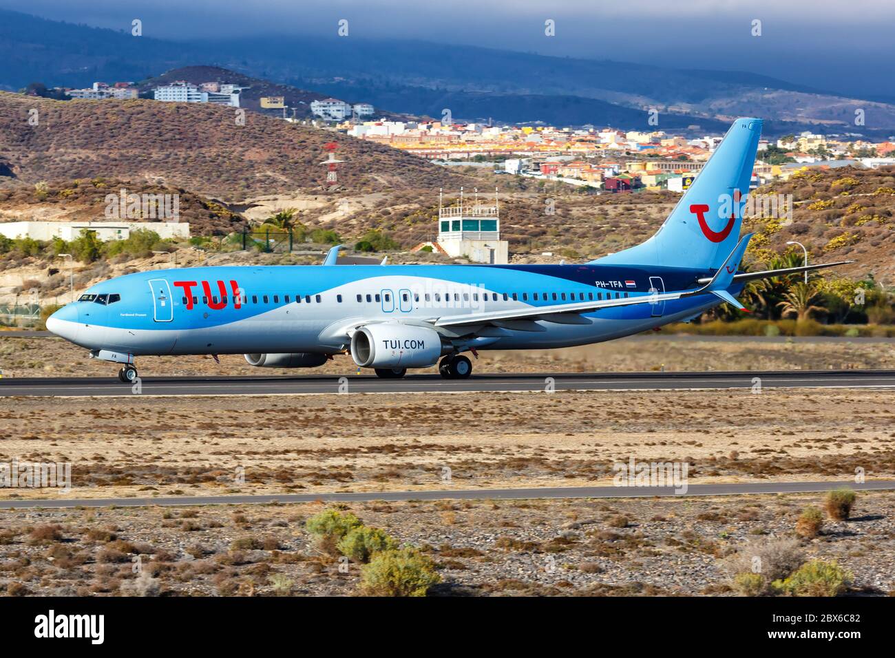 Tenerife, Spagna - 23 novembre 2019: Aereo TUI Airlines Nederland Boeing 737-800 all'aeroporto Tenerife Sud (TFS) in Spagna. Boeing è un americano ai Foto Stock