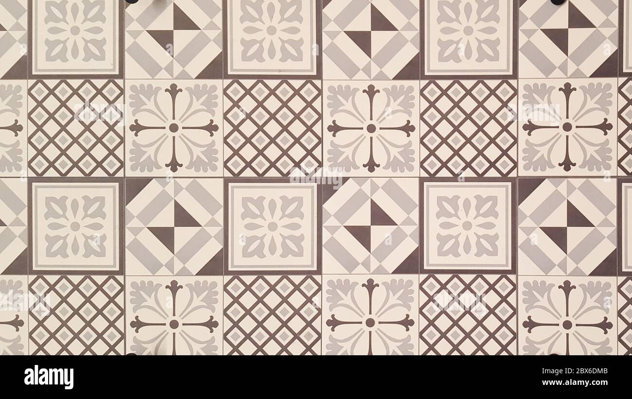 Bianco e marrone geometrico Azulejo parete tessitura sfondo Foto Stock