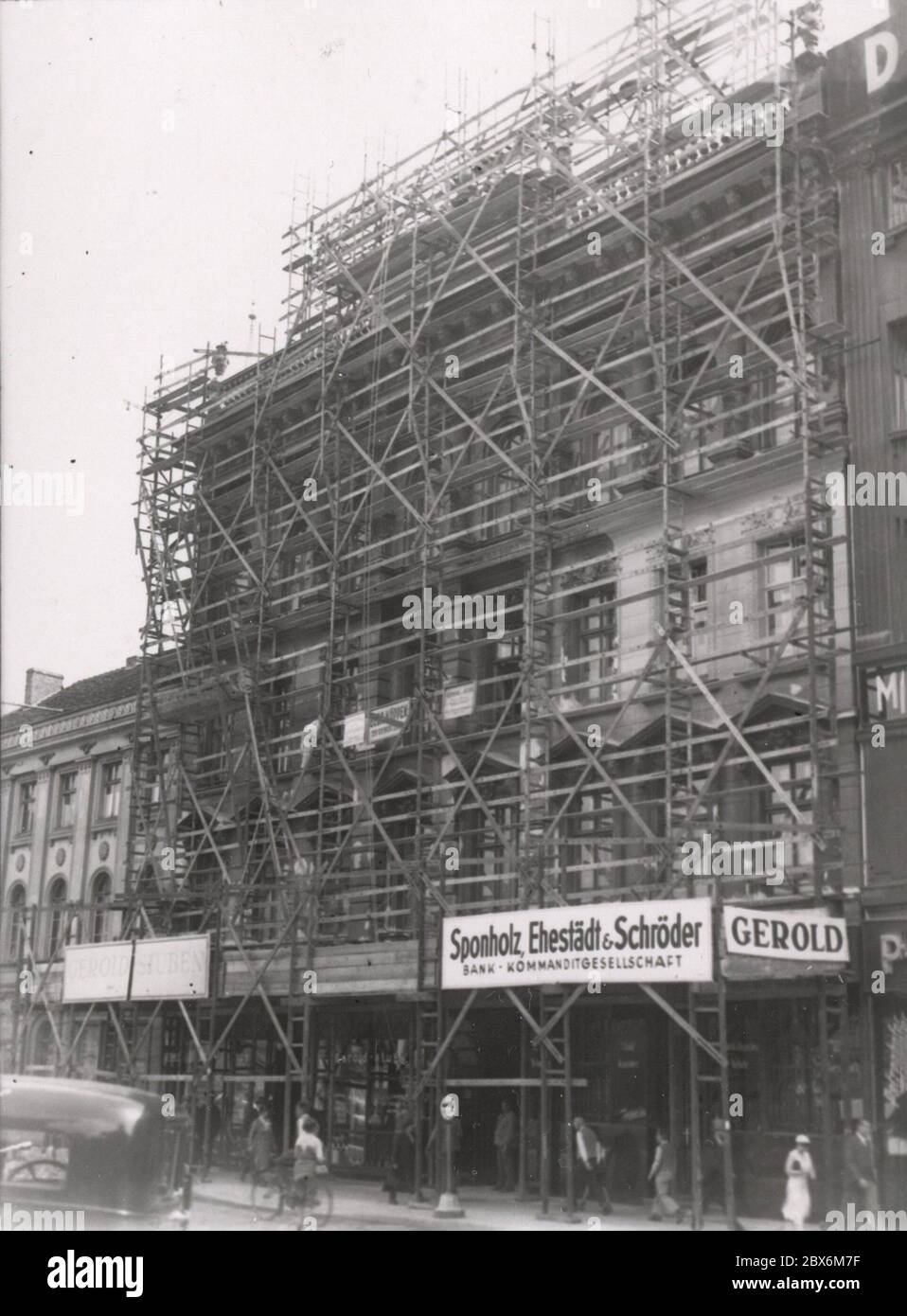 Opere stradali Heinrich Hoffmann Fotografie 1933 fotografo ufficiale di Adolf Hitler, e un politico e editore nazista, che era un membro del circolo intimo di Hitler. Foto Stock