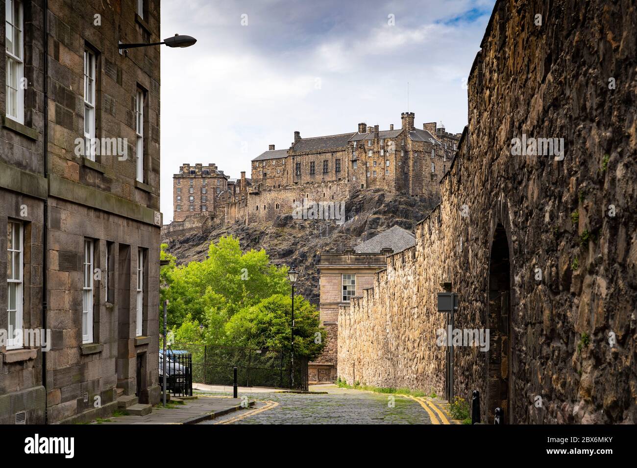 Vista del Castello di Edimburgo dal Muro di Flodden a Edimburgo, Scozia, Regno Unito Foto Stock