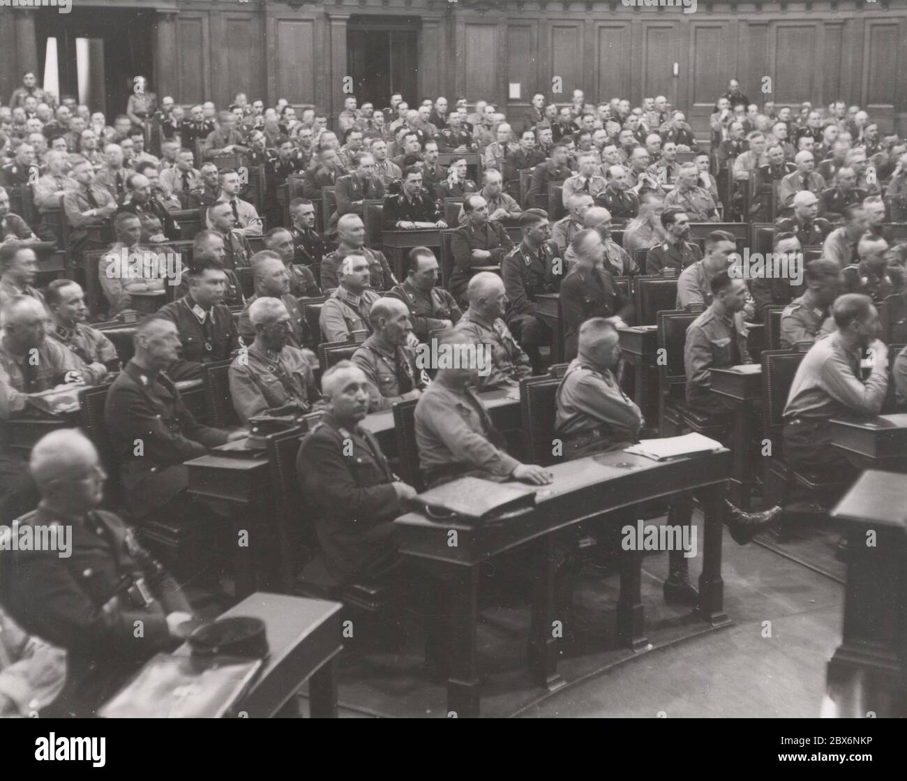 Sessione parlamentare (Reichstag fazione del NSDAP). Heinrich Hoffmann fotografa 1933 il fotografo ufficiale di Adolf Hitler, e un politico e editore nazista, che era un membro del circolo intimo di Hitler. Foto Stock