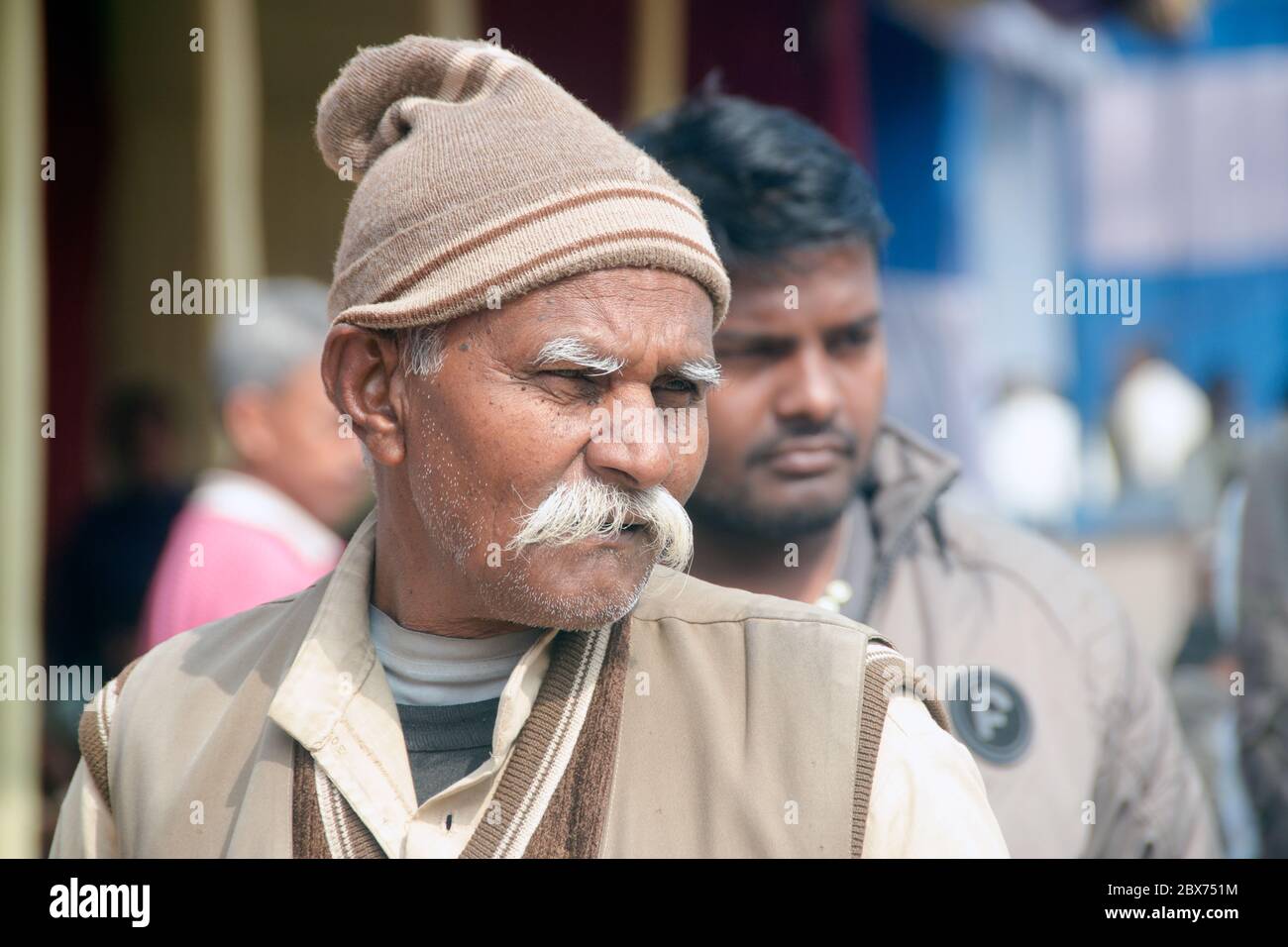 kolkata bengala occidentale india il 11 gennaio 2020: ritratto di un pellegrino al campo di transito gangasagar kolkata bengala occidentale india Foto Stock