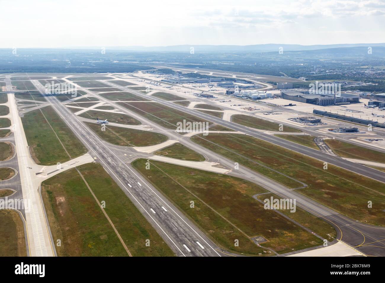 Francoforte, Germania - 27 maggio 2020: Panoramica dell'aeroporto di Francoforte (fra) in Germania. Foto Stock