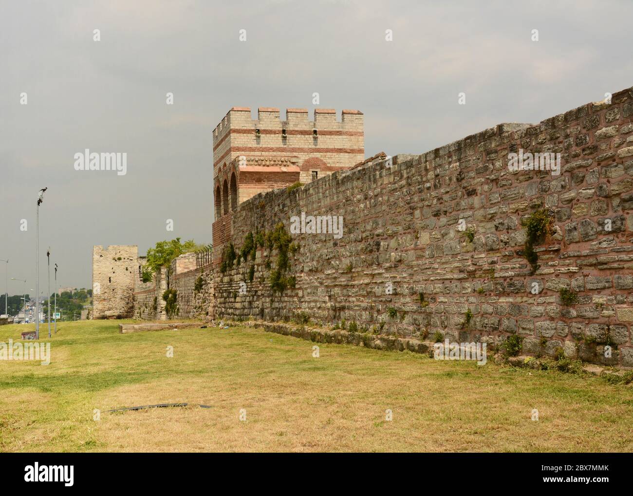 L'antica cinta muraria di Istanbul Foto Stock