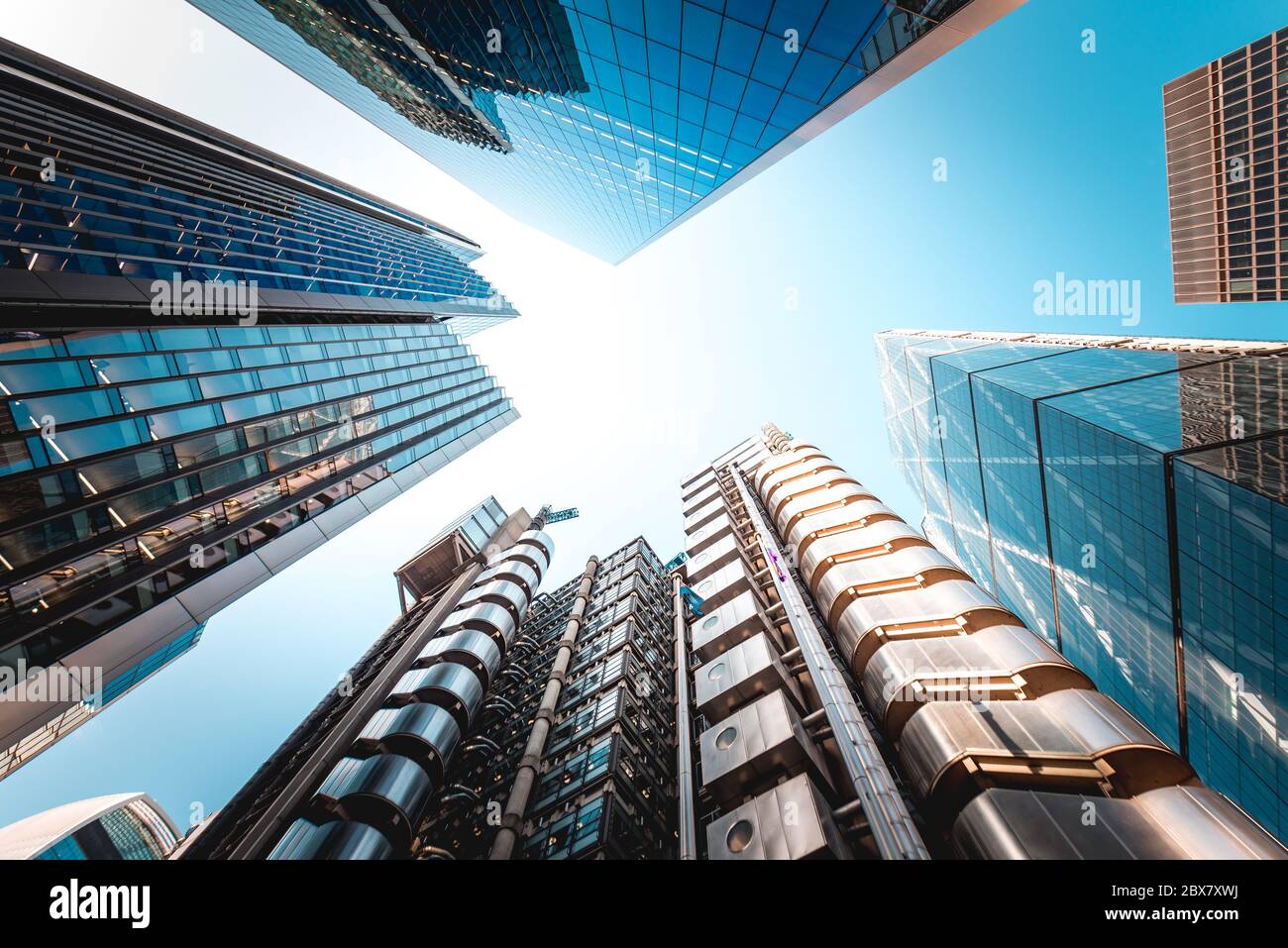 Moderni edifici aziendali e grattacieli nella città di Londra Foto Stock