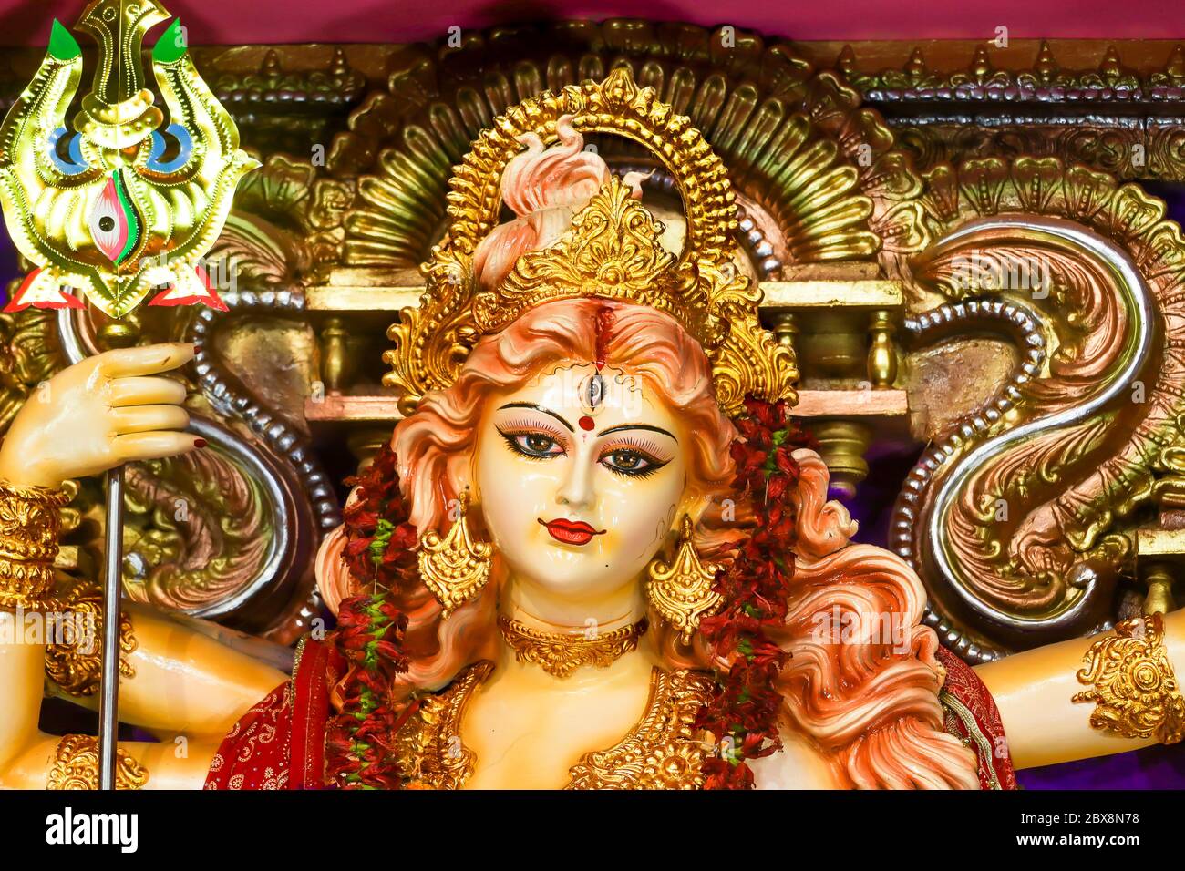 La dea Durga è la Madre Divina e la rappresentazione della compassione. Foto Stock